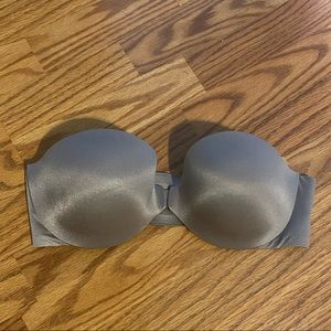 Victoria Secret front close strapless bra